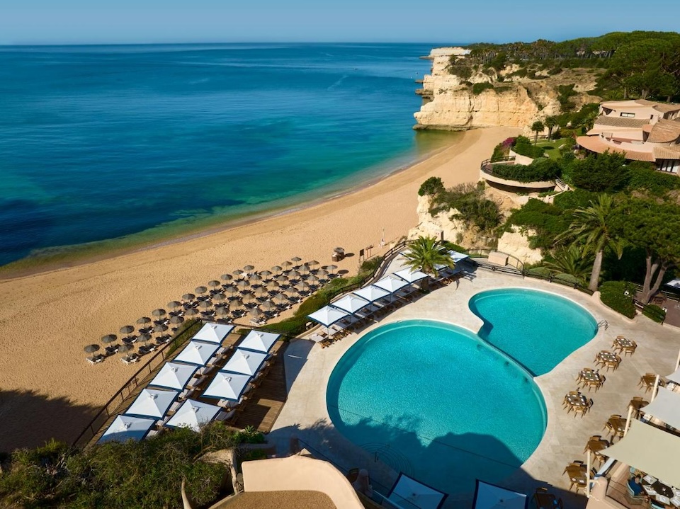 Vilalara Thalassa Resort - Walk Beside Me