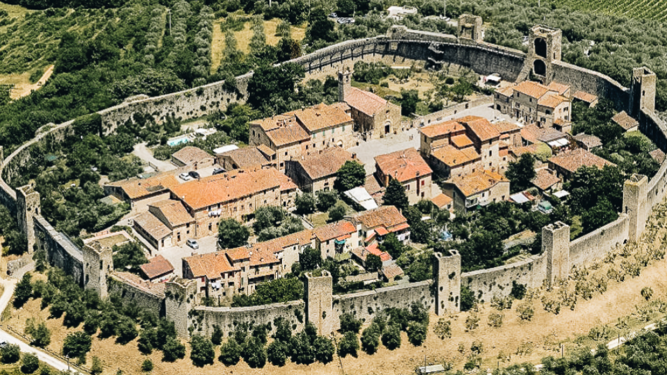 Castello di Monteriggioni - Walk Beside Me